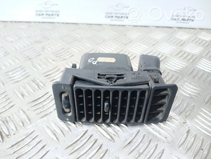 Citroen Xantia Garniture, panneau de grille d'aération latérale 9610617877