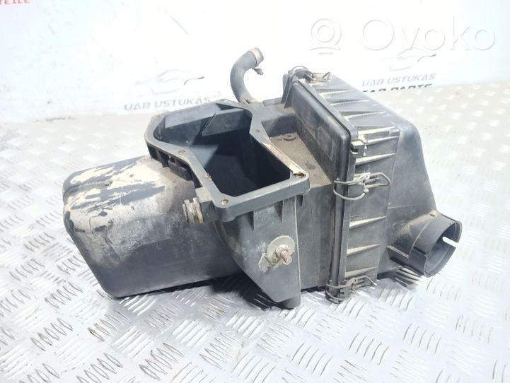 Audi 100 200 5000 C3 Oro filtro dėžė 021129620