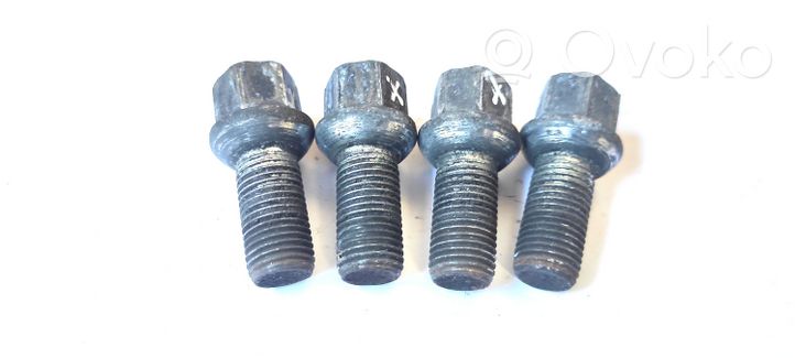 Volkswagen PASSAT B7 Nuts/bolts 