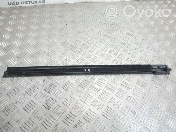 Audi A4 S4 B7 8E 8H Rivestimento modanatura parafango posteriore 8H0839477