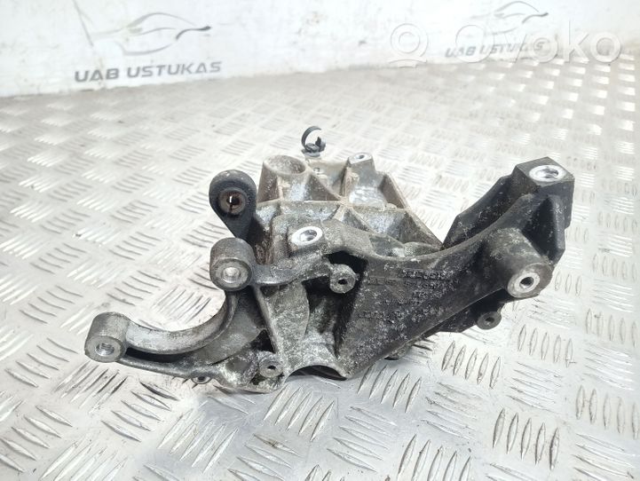 Audi A6 S6 C6 4F Staffa di montaggio del compressore dell’A/C 059145169