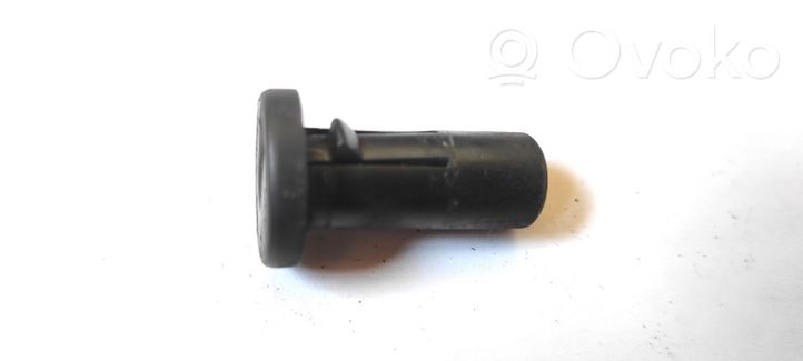 Audi A4 S4 B7 8E 8H Staffa di montaggio del radiatore 4B3121200