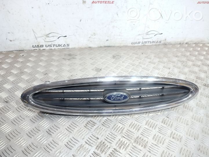 Ford Mondeo MK II Grotelės viršutinės 96BC8200