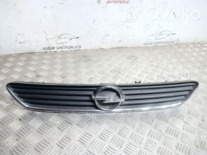 Opel Astra G Grotelės viršutinės 90587100