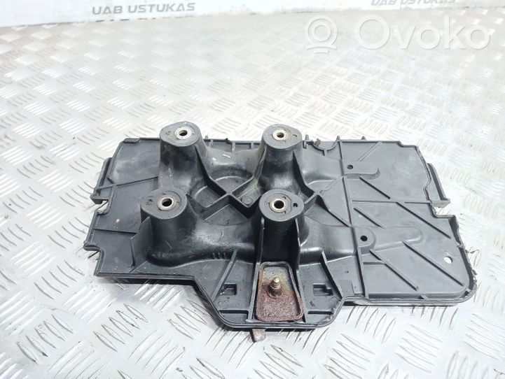 Volkswagen Golf IV Vassoio batteria 1J0915333