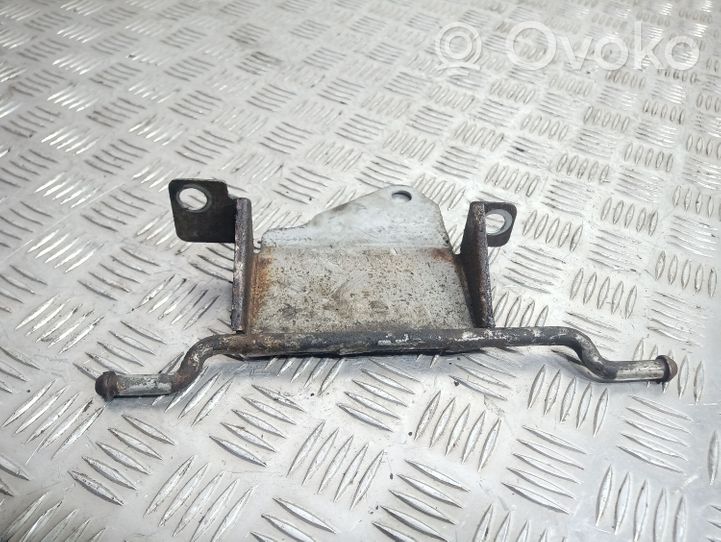 Volvo XC90 Muffler mount bracket/holder 