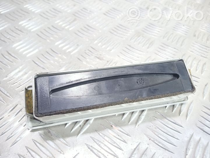 Ford Galaxy Katon tuuletussuuttimen ritilä 703820963