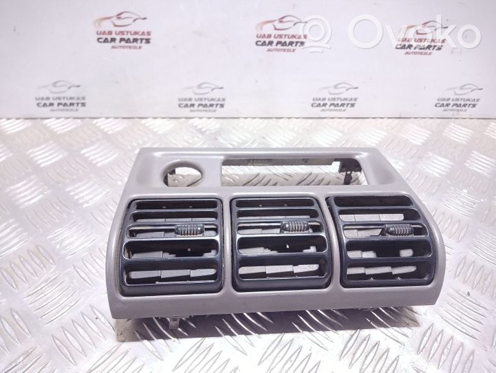 Chrysler Grand Voyager II Grille d'aération centrale 4678471