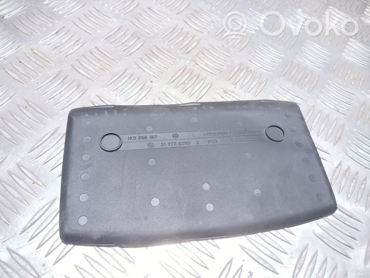 Volkswagen Golf V Cassetto/ripiano 1K0858167