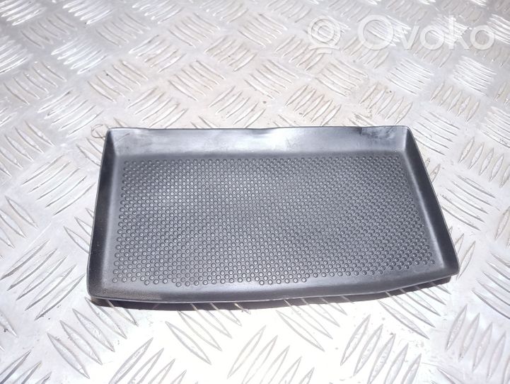 Volkswagen Golf V Cassetto/ripiano 1K0858167