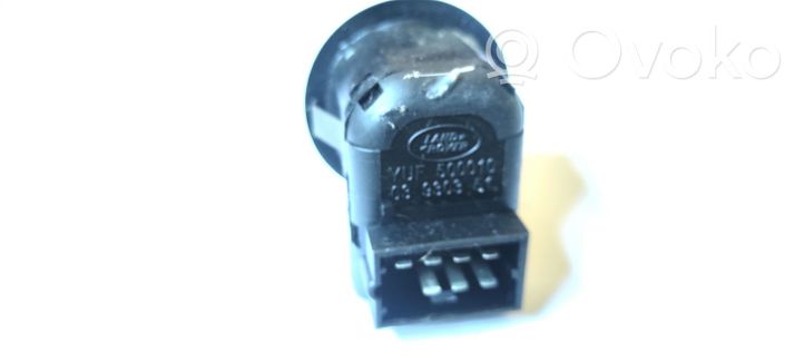 Land Rover Discovery 3 - LR3 Wing mirror switch YUF500010