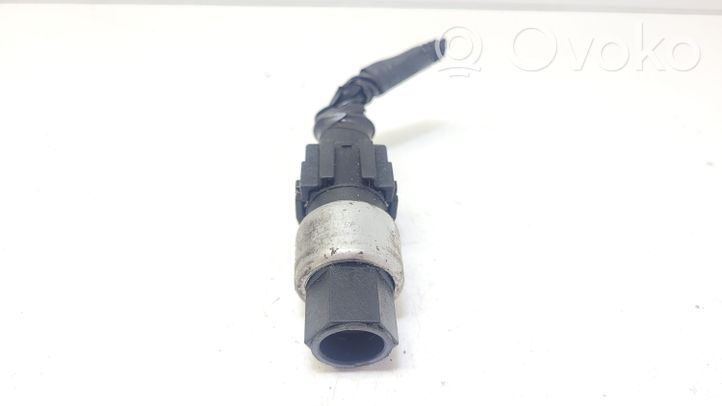 Volvo S70  V70  V70 XC Air conditioning (A/C) pressure sensor 979040