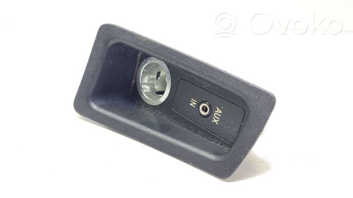 BMW 1 E81 E87 Connettore plug in AUX 9110412