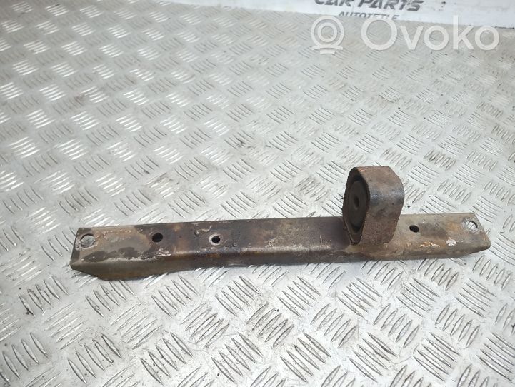 Opel Astra J Staffa/supporto di montaggio della marmitta 