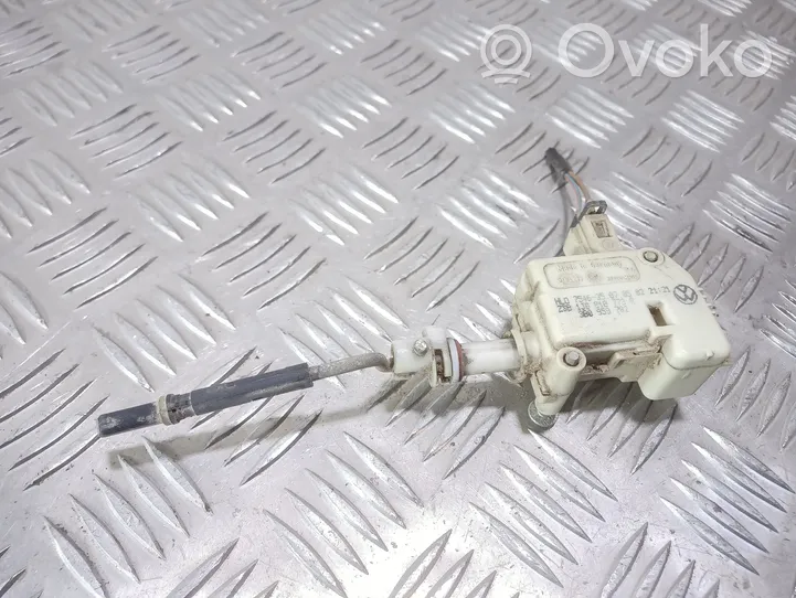 Volkswagen Bora Moteur de verrouillage trappe à essence 1J0810773R