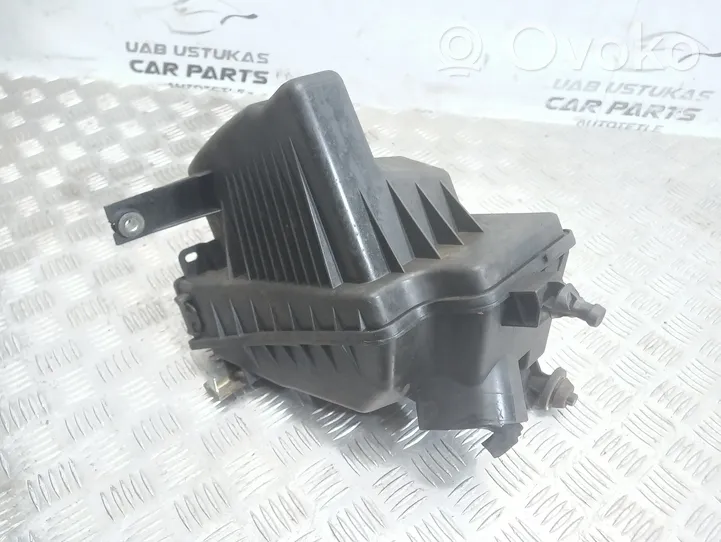 Nissan Qashqai+2 Air filter box 