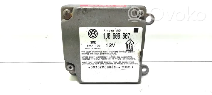 Volkswagen PASSAT B5 Centralina/modulo airbag 1J0909607