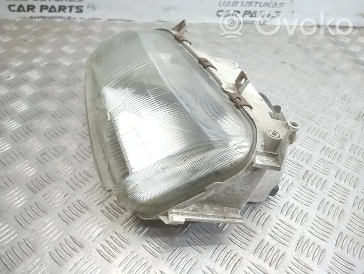 Volkswagen Sharan Lampa przednia 0301048301