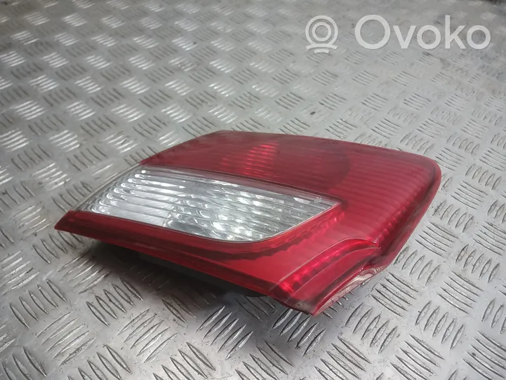 Mazda 626 Luci posteriori del portellone del bagagliaio 22661919