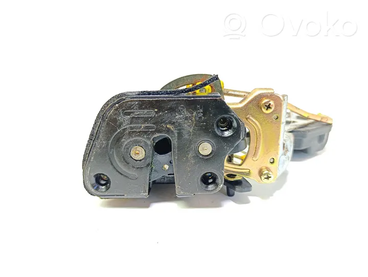 Hyundai Trajet Rear door lock 