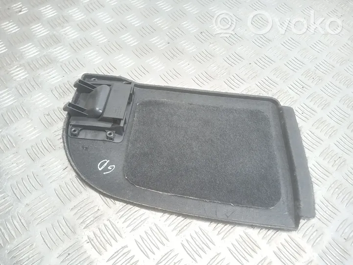 Volkswagen PASSAT B5.5 Otros elementos de revestimiento del maletero/compartimento de carga 4A9864767