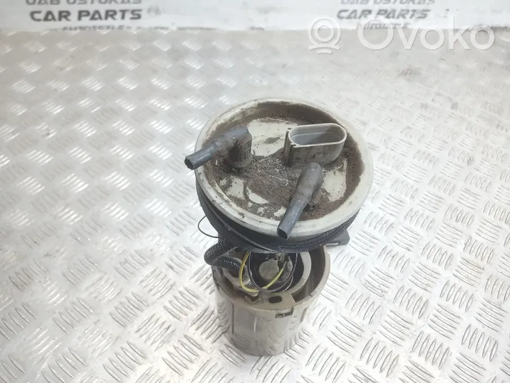 Volkswagen PASSAT B5.5 Pompe à carburant 