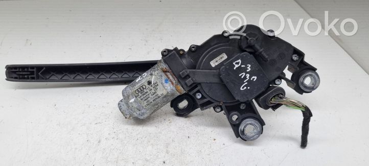 Audi Q3 8U Galinio stiklo valytuvo varikliukas 8U0955711A