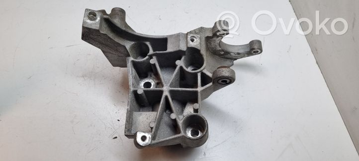 Audi A8 S8 D3 4E Supporto di montaggio della pompa del servosterzo 059145169AD