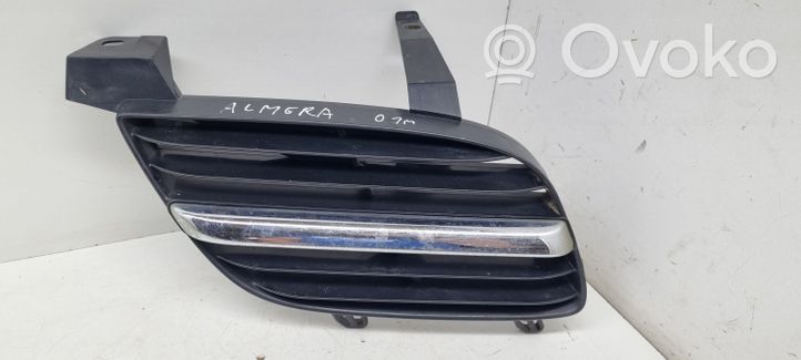 Nissan Almera N16 Maskownica / Grill / Atrapa górna chłodnicy 62322