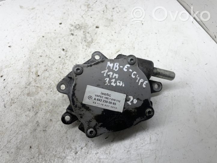 Mercedes-Benz E C207 W207 Alipainepumppu A6422300065