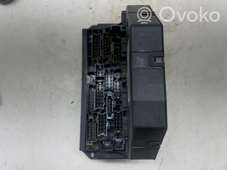 Mercedes-Benz E C207 W207 Module de fusibles A2129008307