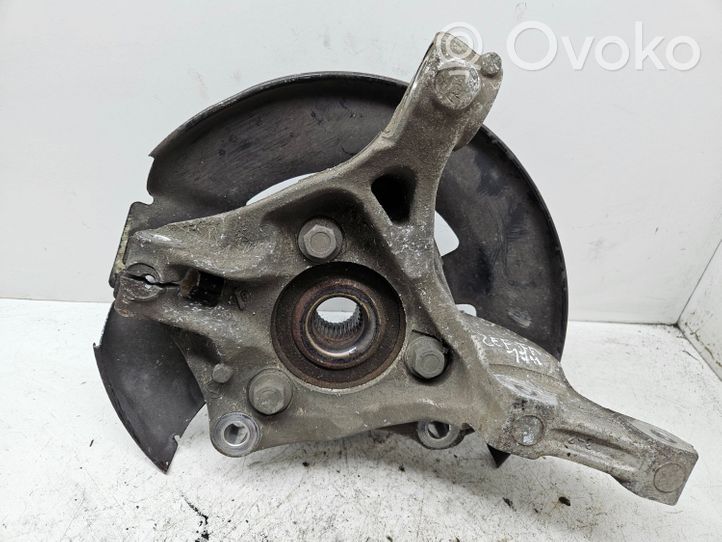 Opel Zafira C Front wheel hub 13583479