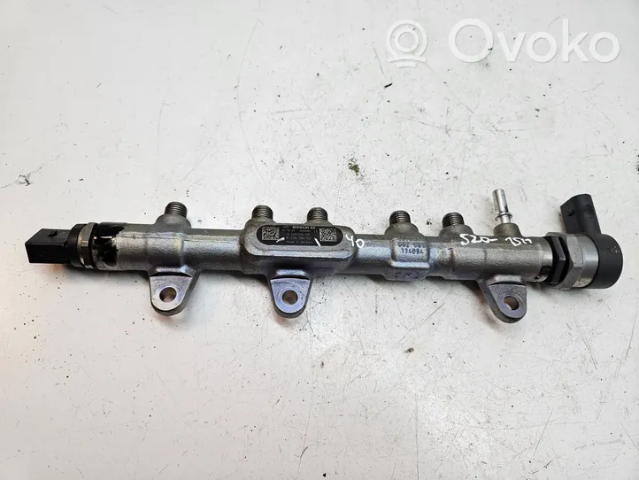 BMW 5 F10 F11 Listwa wtryskowa 851415402