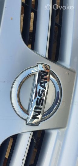 Nissan Primastar Etupuskurin ylempi jäähdytinsäleikkö 623100250