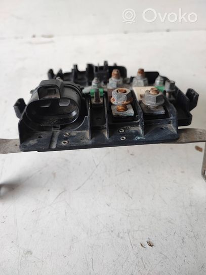 Opel Vivaro Cableado positivo 8200520034