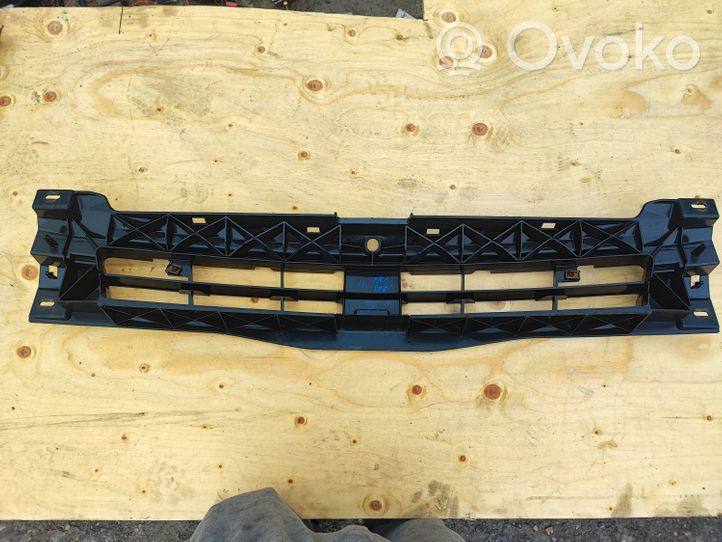 Opel Vivaro Soporte del parachoques delantero 620300101R