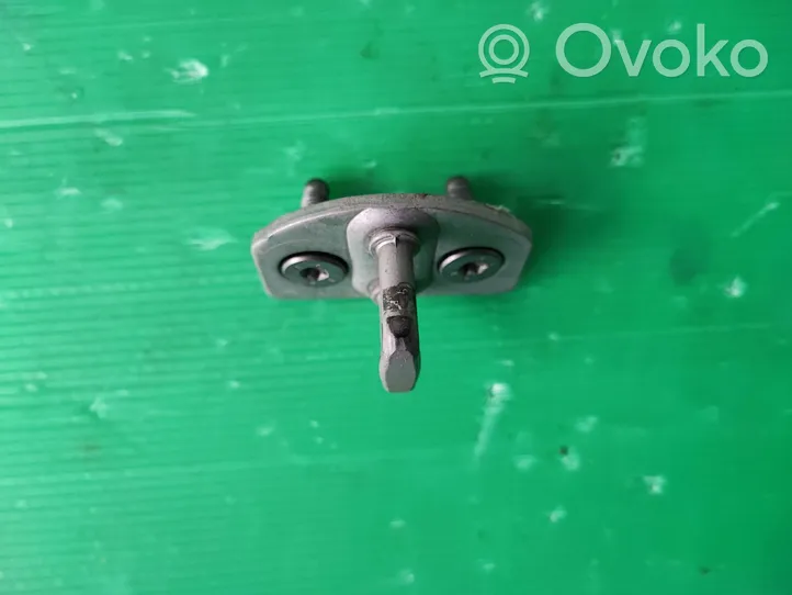 Opel Vivaro Sliding door lock loop/hook striker 