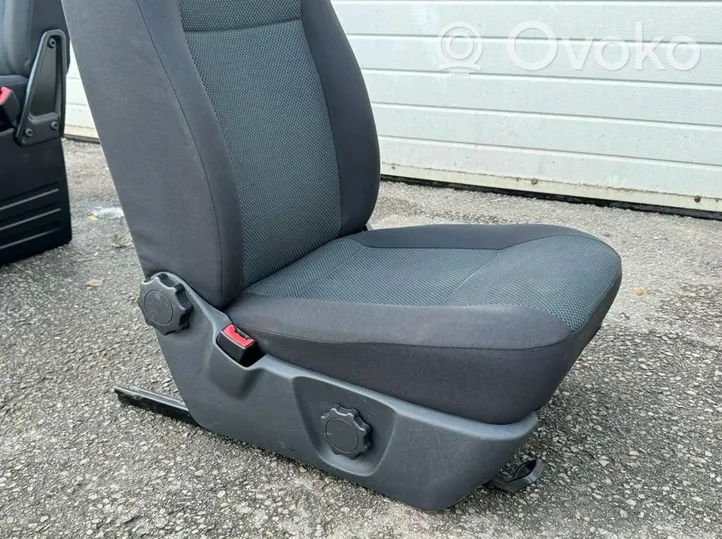 Volkswagen Transporter - Caravelle T6 Sėdynių komplektas 