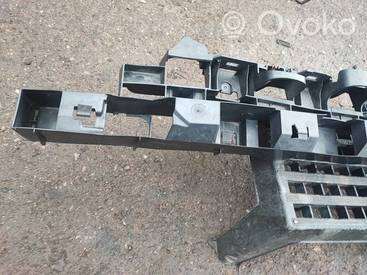 Opel Vivaro Front bumper support beam 620905080B