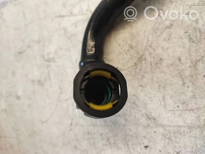 Opel Vivaro Przewód / Odma odpowietrzenia 77001150927