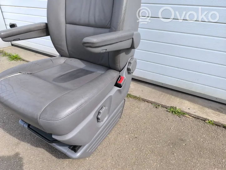 Volkswagen Multivan T5 Переднее сиденье пассажира 