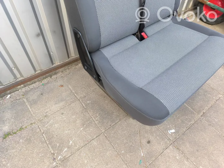 Volkswagen Transporter - Caravelle T5 Front double seat 7E1881681A