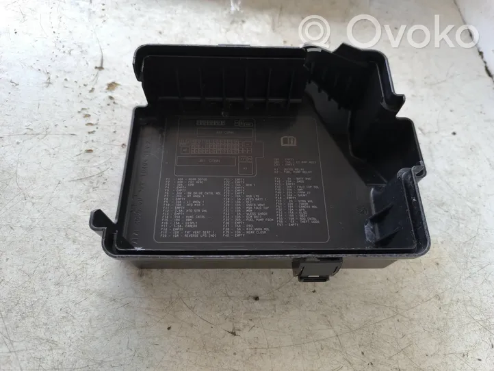 Chevrolet Camaro Tapa de caja de fusibles 7171452530