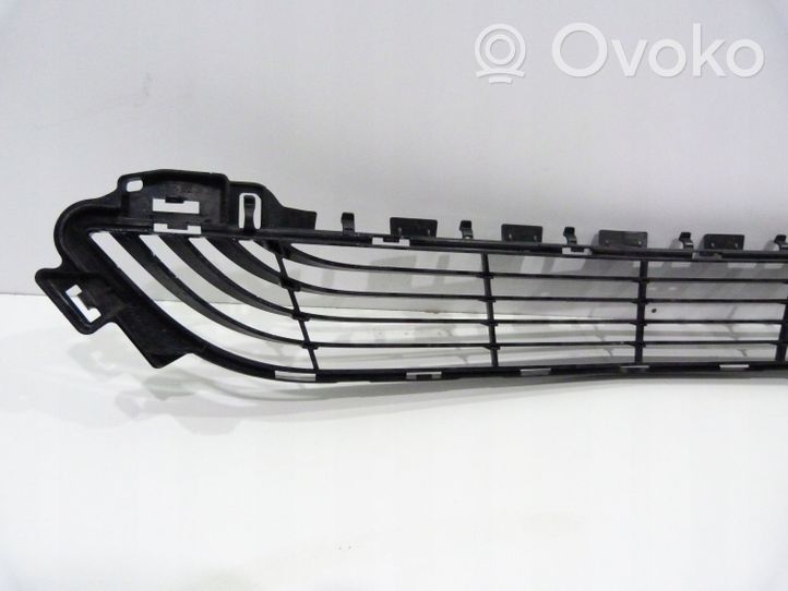 Mercedes-Benz C W205 Grille inférieure de pare-chocs avant A2058852023