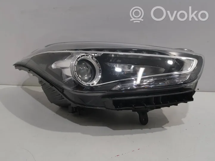 Hyundai i40 Lampa przednia 92102-3Z530