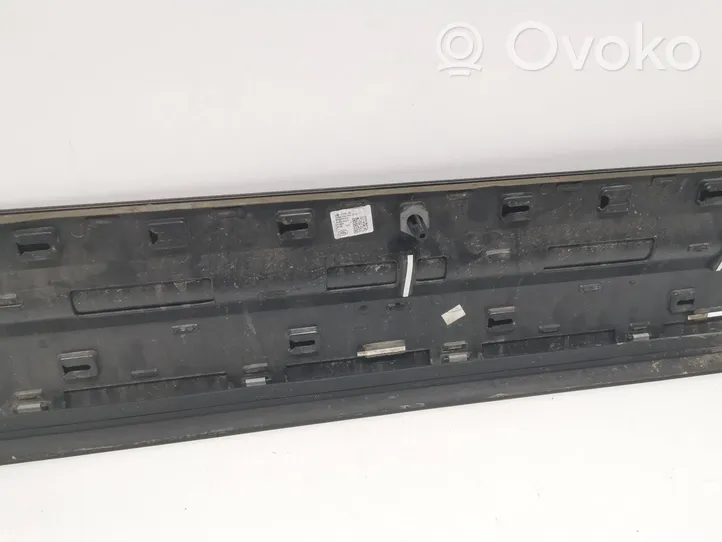 Land Rover Defender Etuoven lista (muoto) l8b2-21065-d