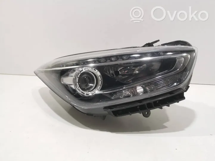 Hyundai i40 Lampa przednia 92102-3ZXXX