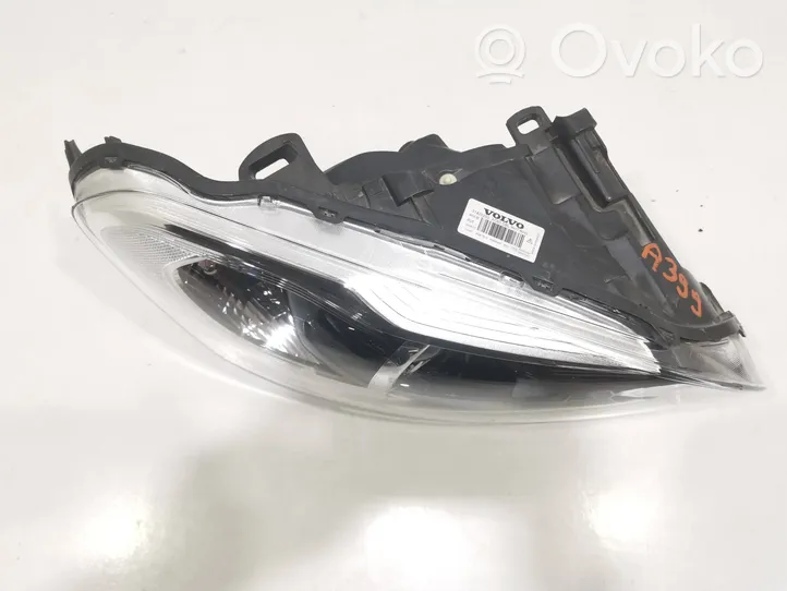 Volvo XC60 Lampa przednia 31420250