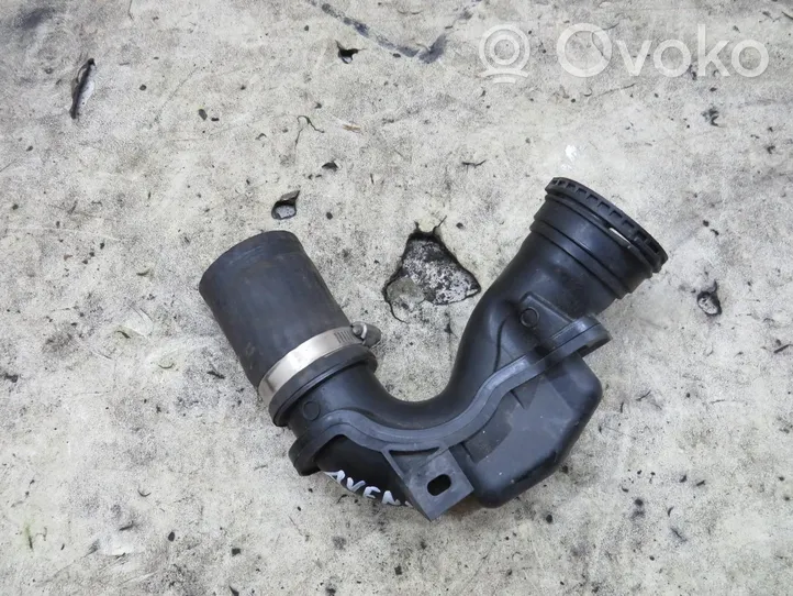 Toyota Avensis T270 Tube d'admission de tuyau de refroidisseur intermédiaire 17275-0X011