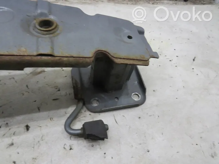 Mazda 3 III Traversa di supporto paraurti posteriore 